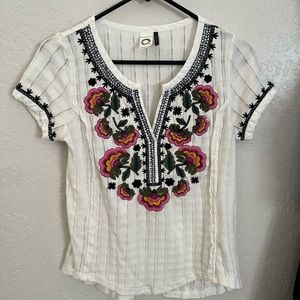 Anthropologie embroidered tee